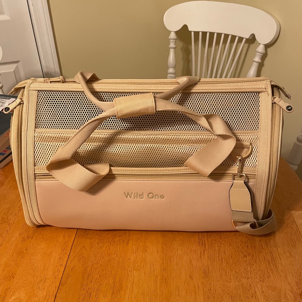 Wild One Tan pet carrier